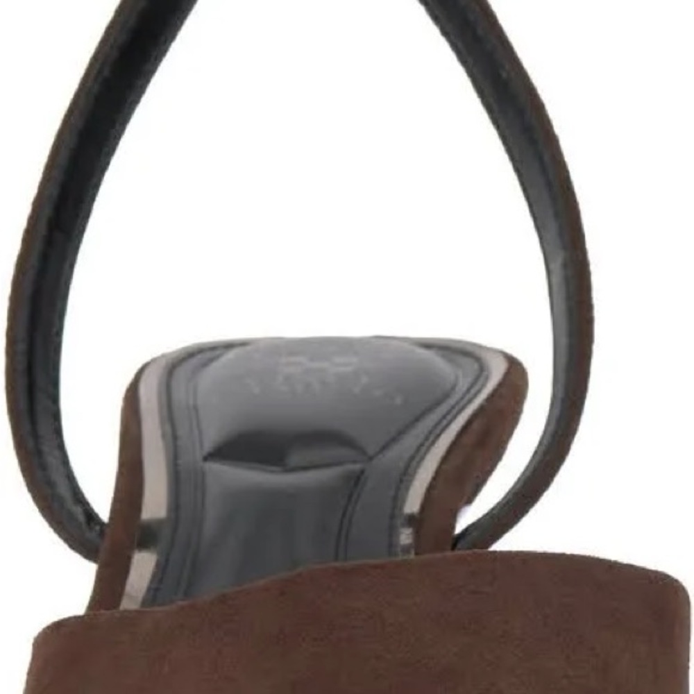 VINCE CAMUTO Suede Ankle Strap. - Picture 7 of 8